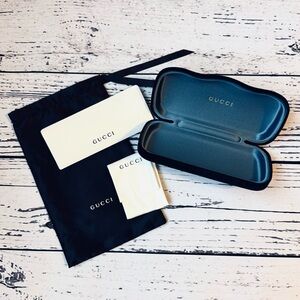 NEW Gucci Black Velvet Eyewear Sunglasses Clamshell Case with Blue Satin Lining